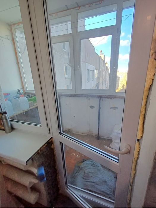 Продам 3-х комнатную " Чешку" 70 м2  НАМЫВ  Квадратный холл!!!