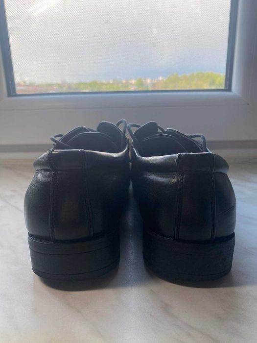 Chłopięce buty wizytowe