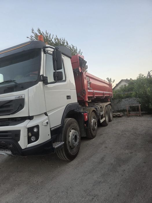 Volvo FMX 8x4 com Bascula