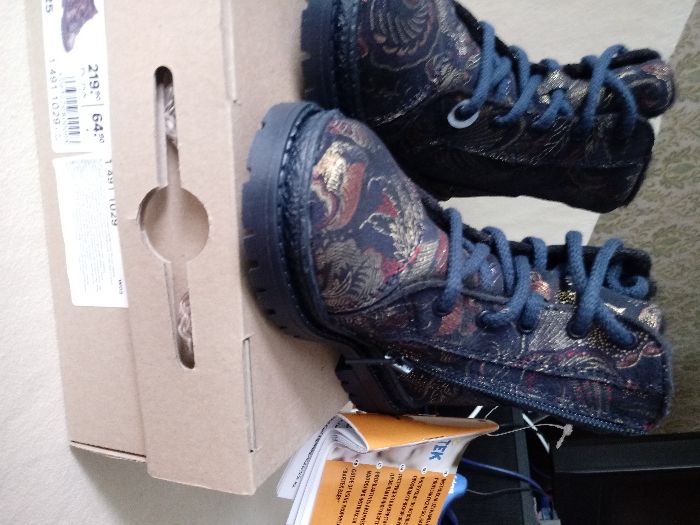 Buty ''Bartek''dla dziewczynki nr 25