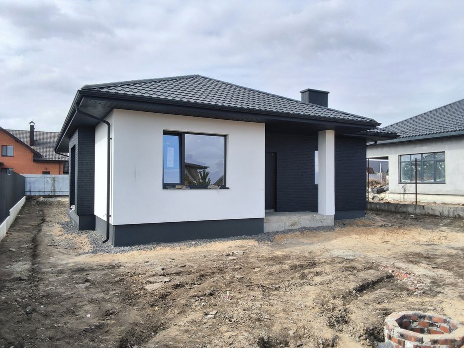 Комфортний будинок Боратин. 106 м².  900  дол за м кв. Асфальтований до