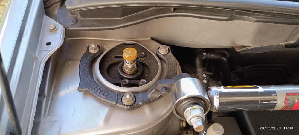 Coilovers + camber plates Corolla e12