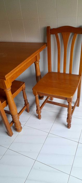 Mesa extensível em carvalho