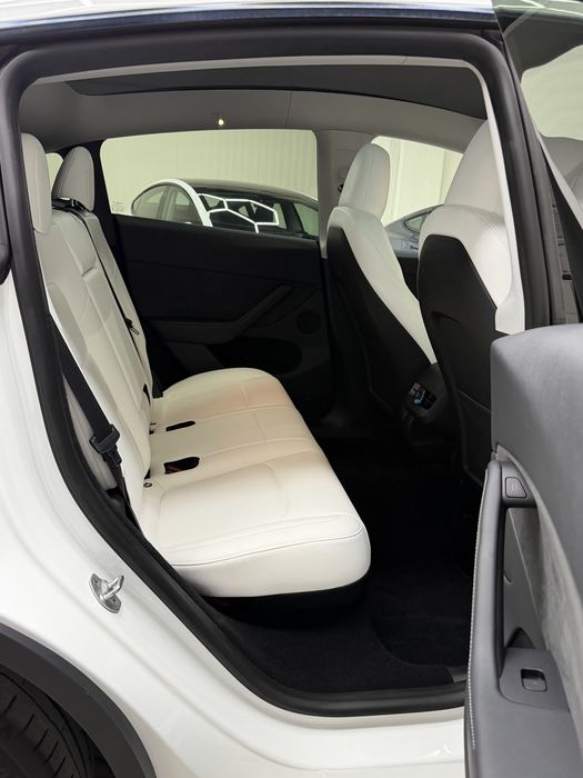 Tesla Model Y — fotografia 7