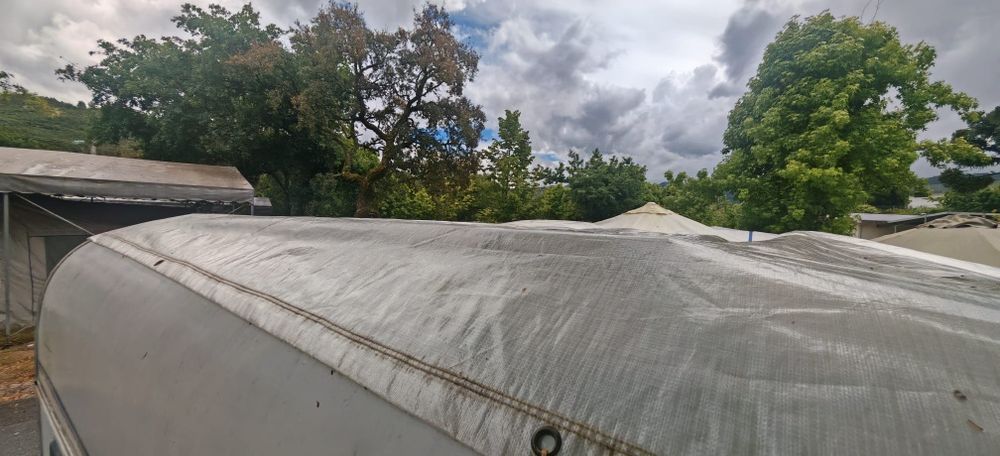 Caravana com avançado pluma 300