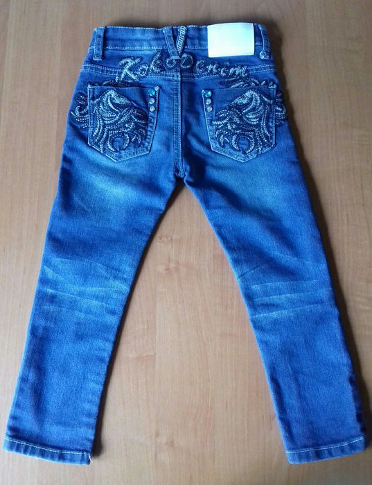 Джинсы. Модные джисы. Стразы вышивка. 98-104р