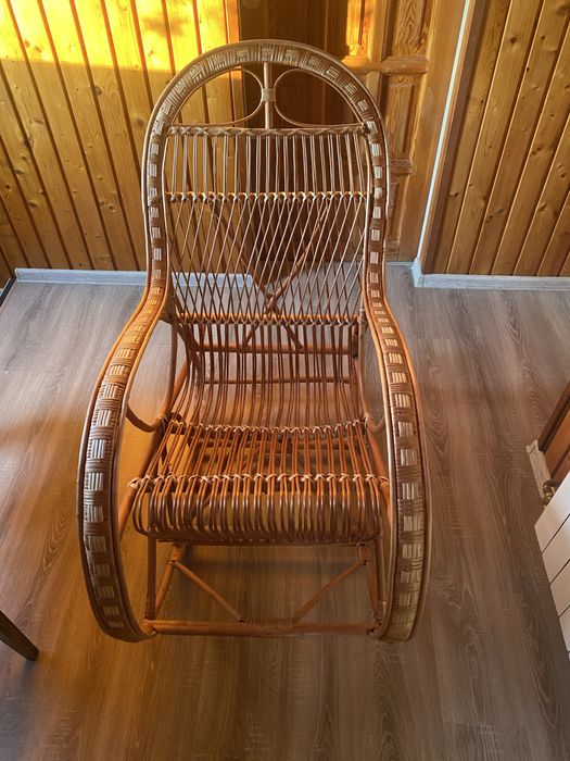 Krzesło bujane wiklynowe