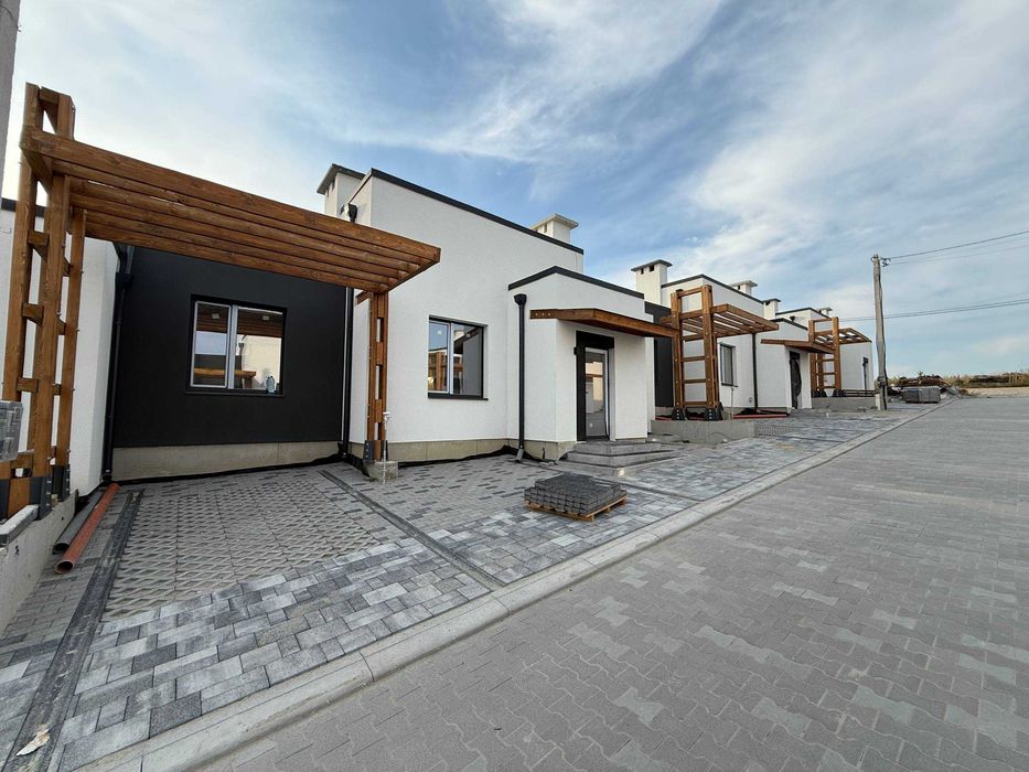 Продам гарний котедж з міськими комунікаціями