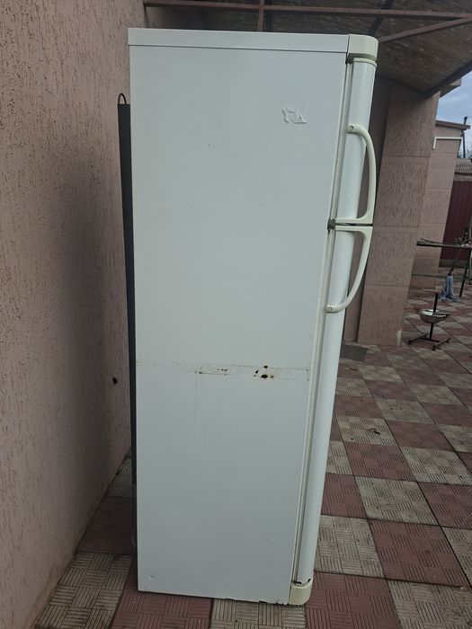 Холодильник Indesit RA32G