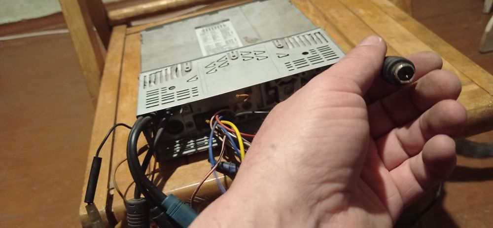 Продам автомагнітолу алпайн