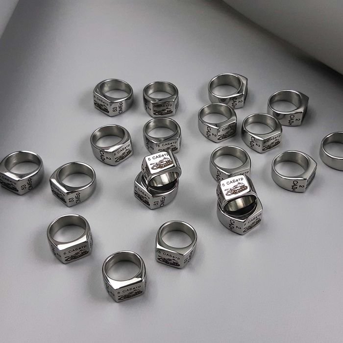 Лазерне гравіювання на металі (Армійські жетони, термоси, ножі)