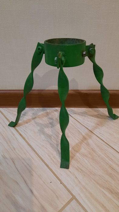 Подставка под ёлку