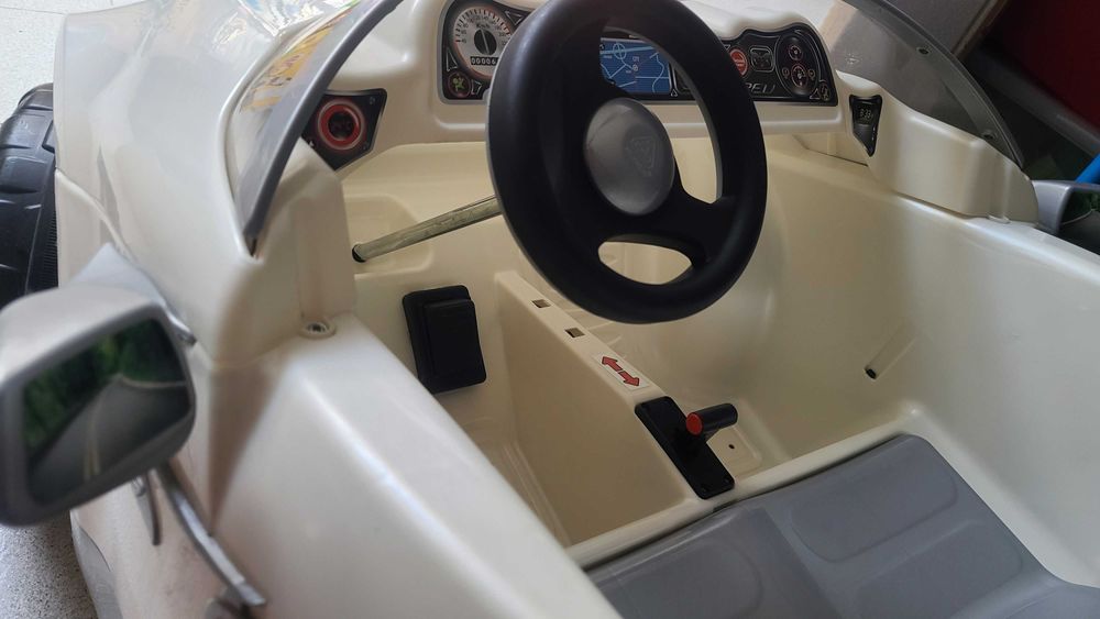 Carro Elétrico de 2 lugares INJUSA REV