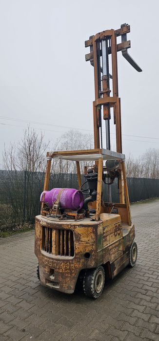 Wózek widłowy  Clark  wolny skok 1,5 tony triplex LPG