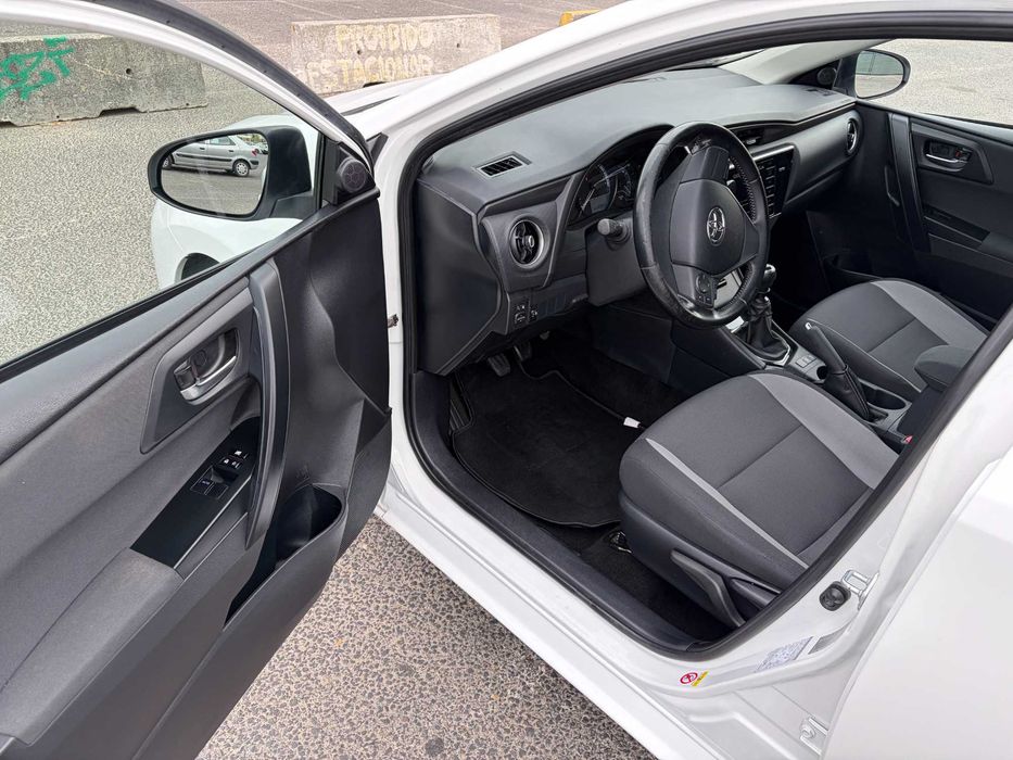 Toyota Auris Diesel 1.4 D-4D Active+AC