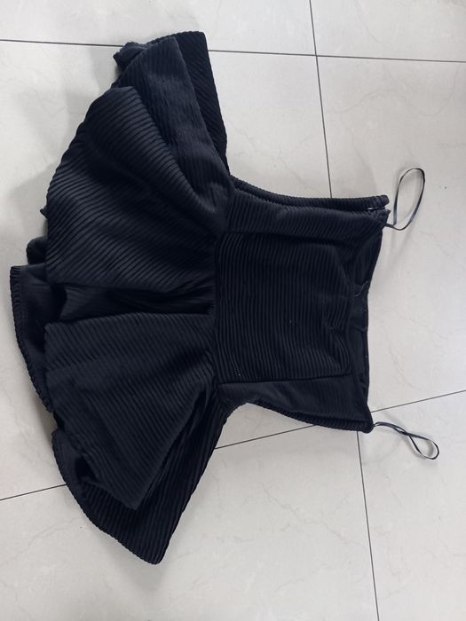 Gorsecik z baskinką bershka r.M
