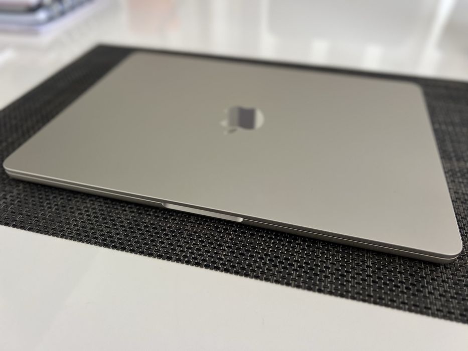 MacBook Air 13” M4 - 16 GB RAM / 256 GB SSD - Como Novo/Garantia