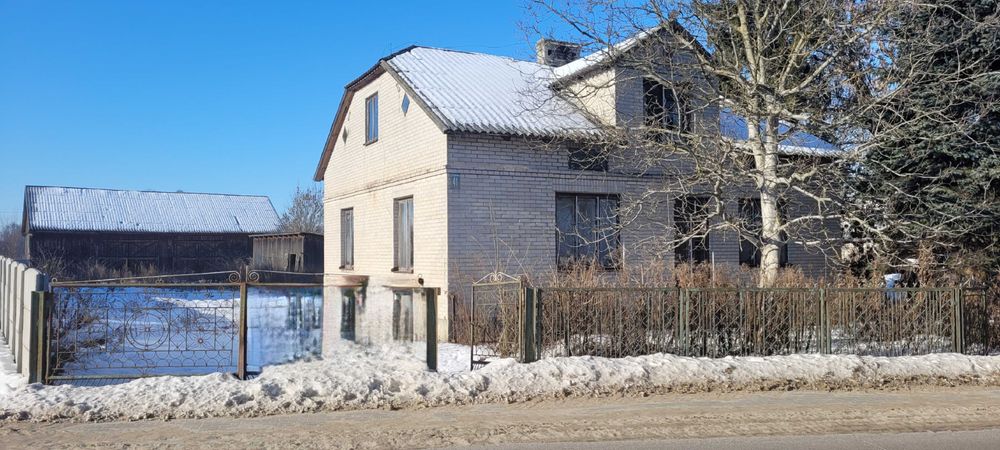 sprzedam działkę z budynkami 6400m2