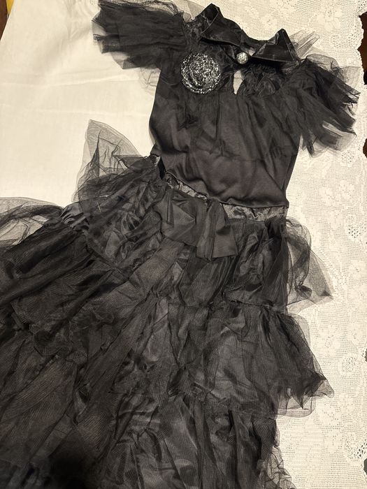 Fato de wednesday novo