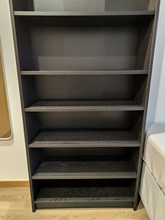 Estante preta BILLY Ikea com extensão