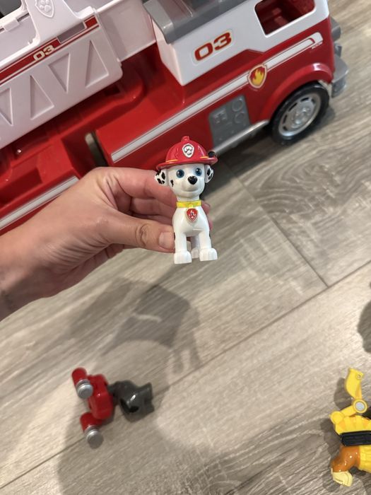 Camião patrulha pata + personagem