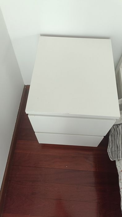 Mesinhas de cabeceira Malm