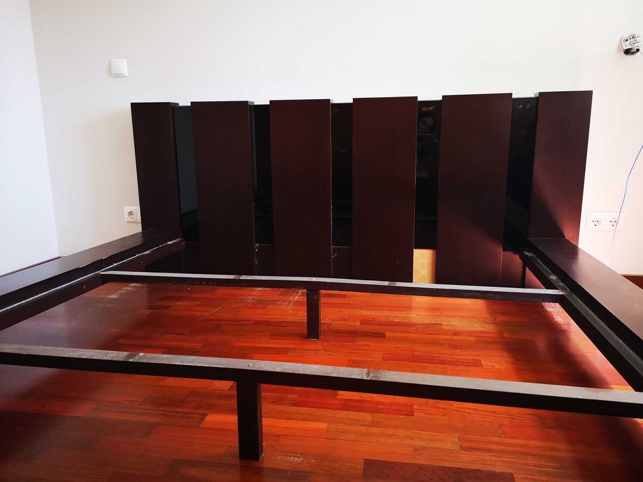 Cama casal 160x200com mesas de cabeceira saldo