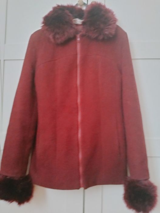 Płaszcz zimowy ozdobne futro
