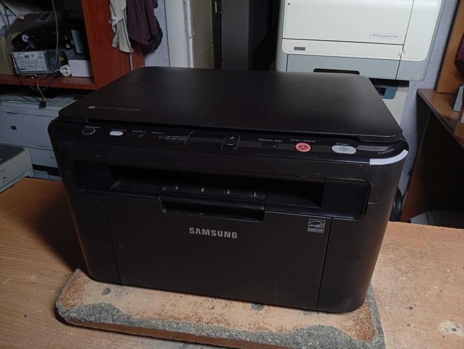 Лазерний БФП Samsung SCX-3205 (принтер/сканер/копір)
