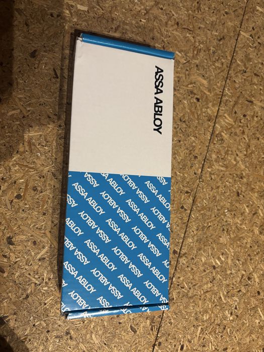 Nowy samozamykacz Assa Abloy DC 140
