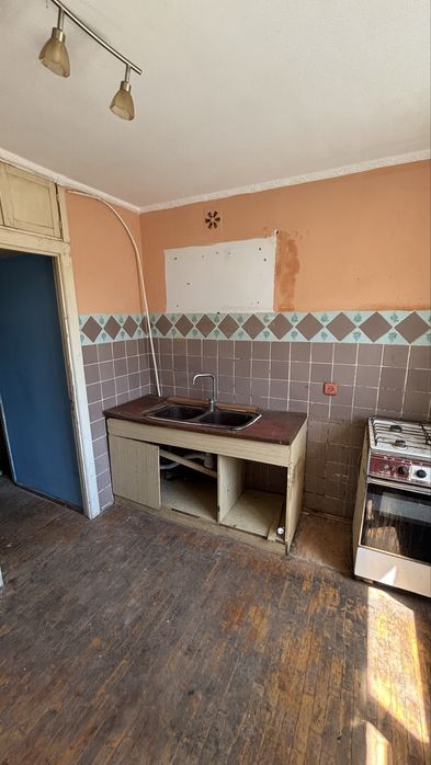 Продам двохкімнатну квартиру (можливий торг)