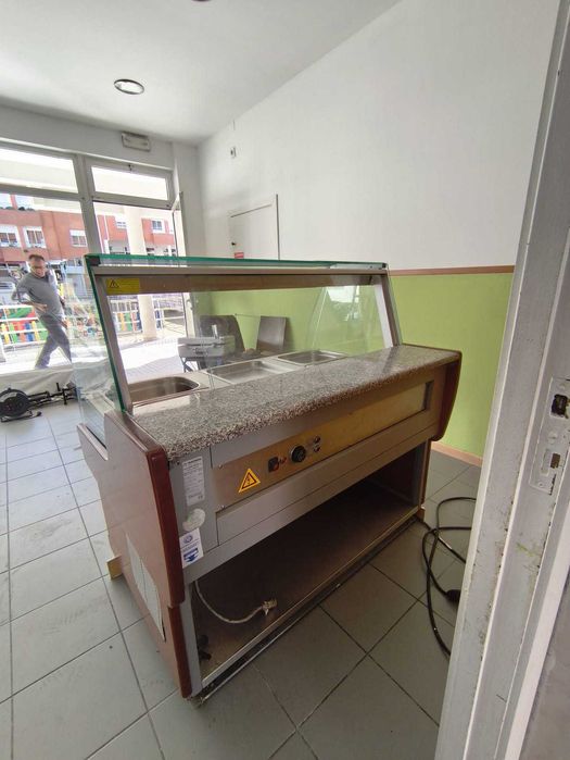 Vitrine com estufa