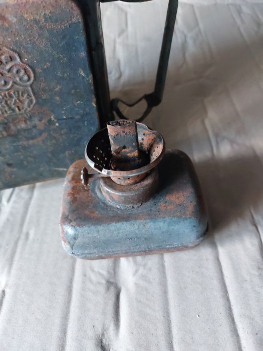 Продам старинный железнодорожный фонарь.