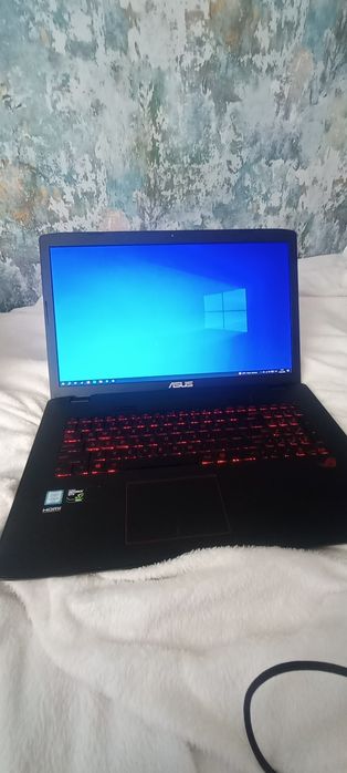 Laptop gamingowy ASUS ROG
