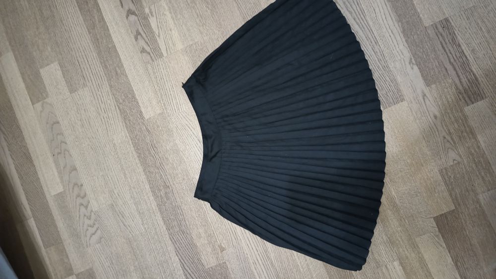 Спідниця H&M плісе спідничка до школи 38 р. 165 см.