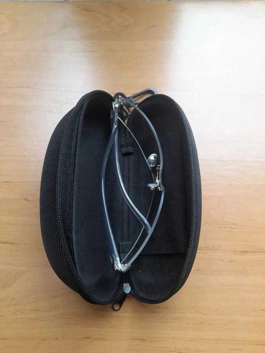 Okulary  + etui.