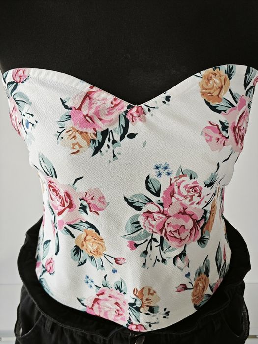 Shein biały krótki top w róże - XL nowy