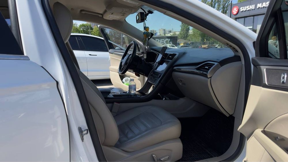 Ford Fusion Hybrid Plug-in