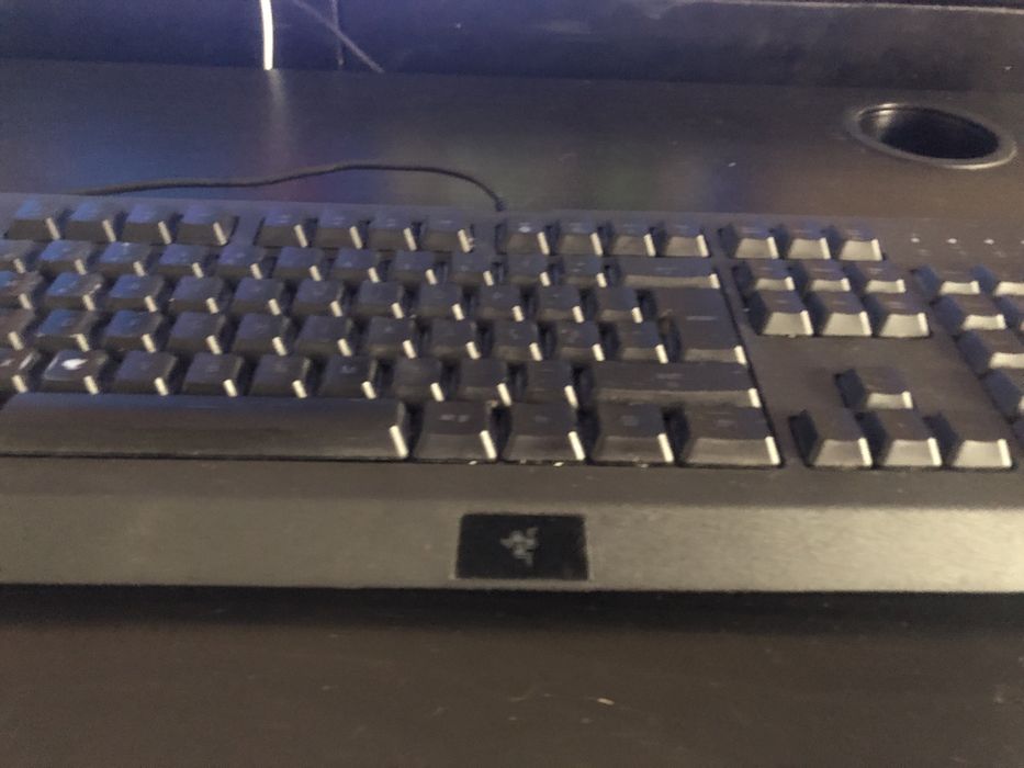 Teclado razer em bom estado.