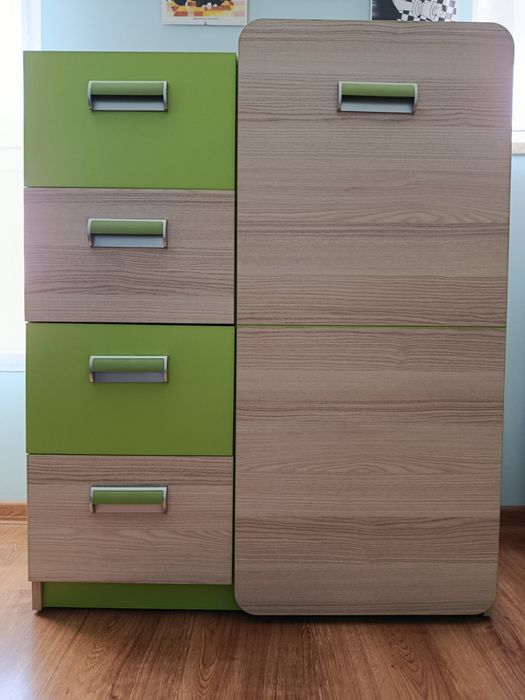 Zestaw mebli dziecięcych/ młodzieżowych