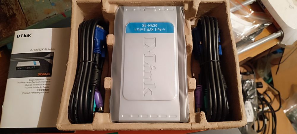 4-портовий KVM-перемикач D-Link DKVM-4K (PS/2, VGA)