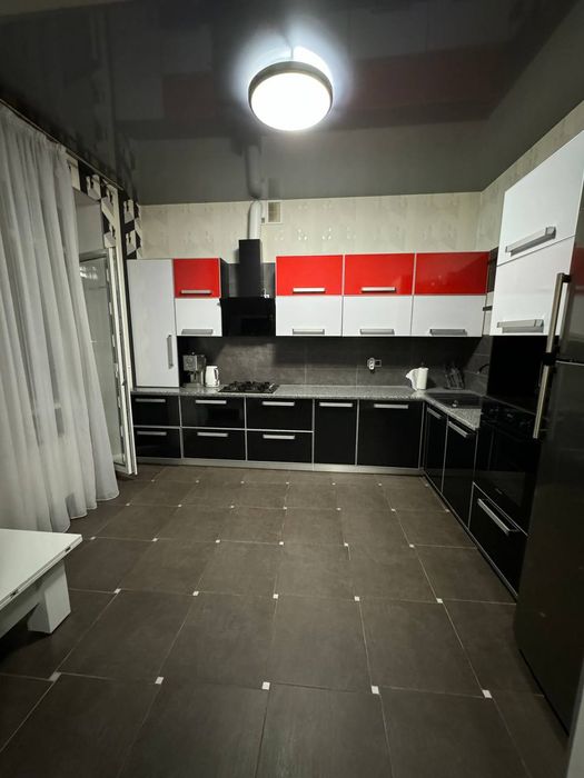 Сдам 2-х комнатную в носотрое квартиру метро Защитников Украины...