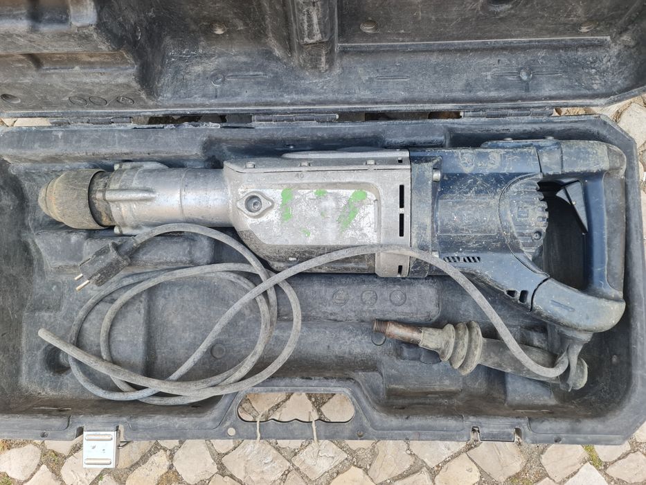 Martelo eléctrico AEG