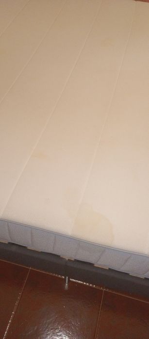 Cama de Casal Completa IKEA 160x200 cm (Estrutura Estofada + Estrado + Colchão)