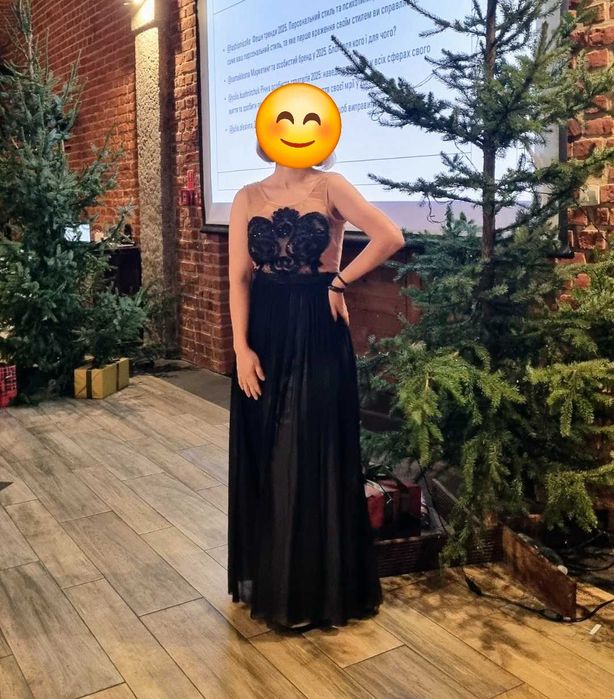 Sukienka wieczorowa / balowa w rozmiarze S-M