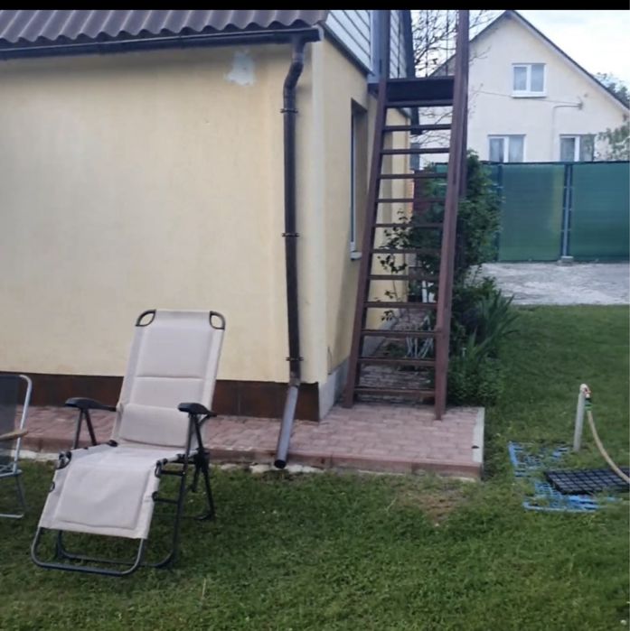 Колонщина. Будиночок з виходом на озеро