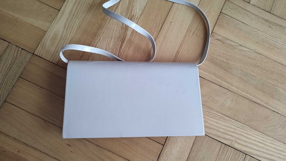 Mała kopertowa torebka