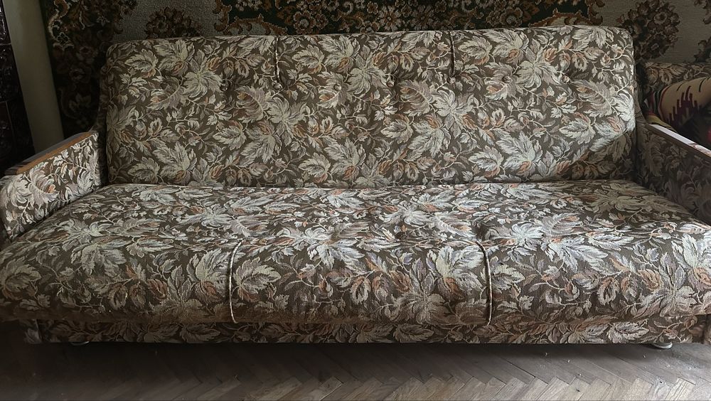 Диван розкладний + 2 крісла