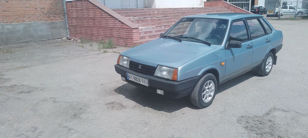 Автомобіль Ваз 21099
