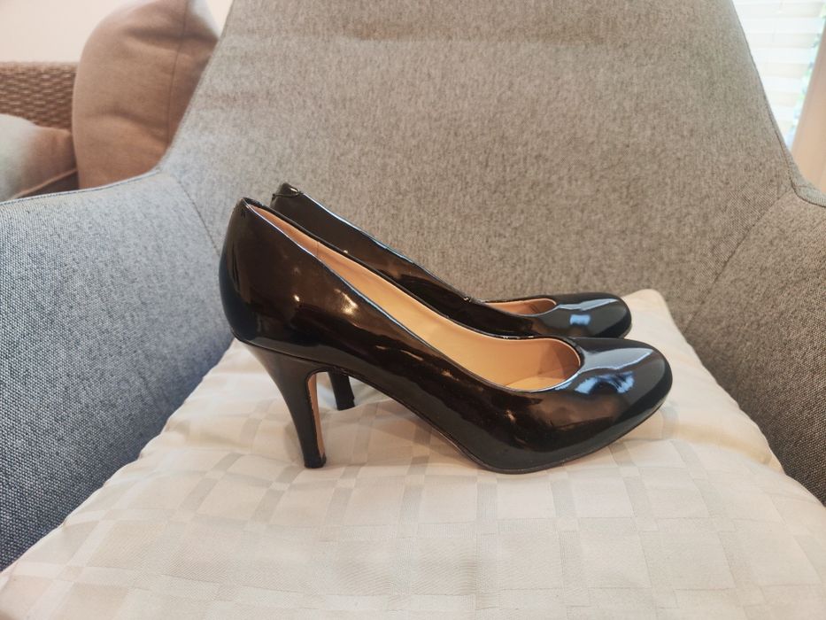 Damskie buty na obcasie